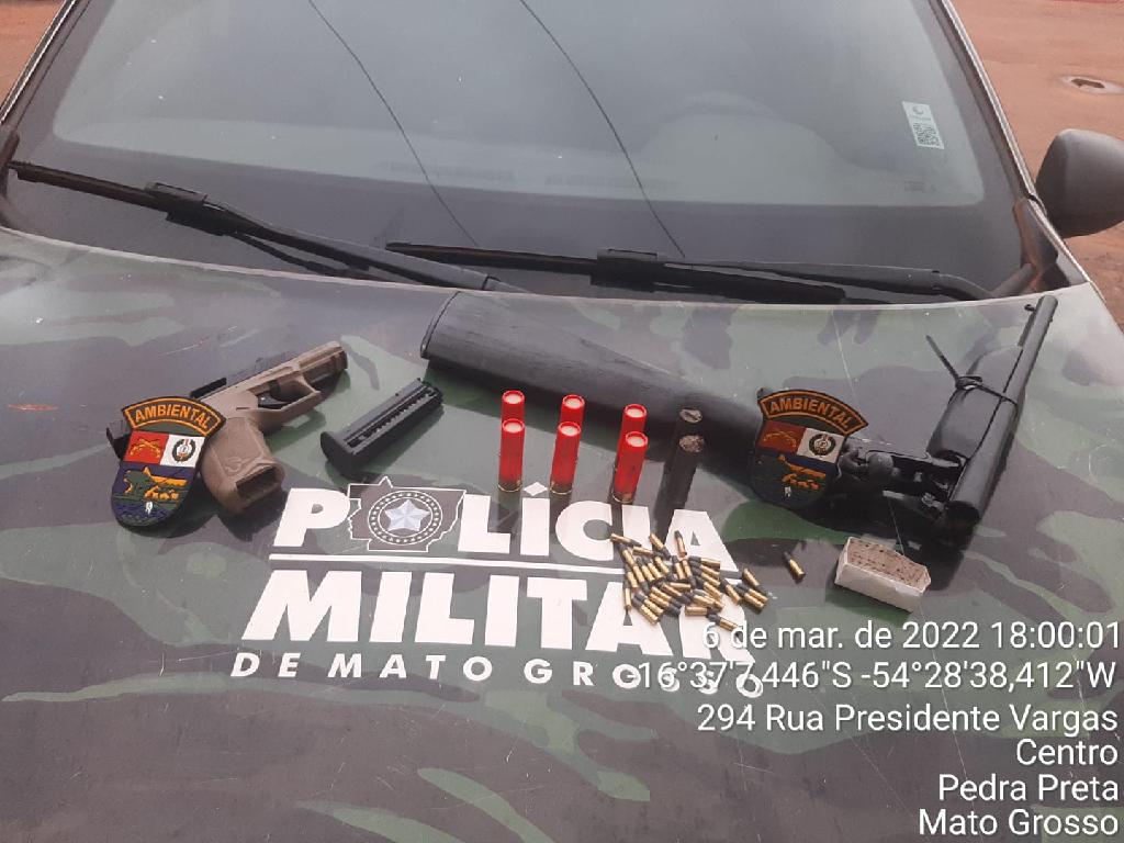Motoristas são presos com armas de fogo e munições em Pedra Preta