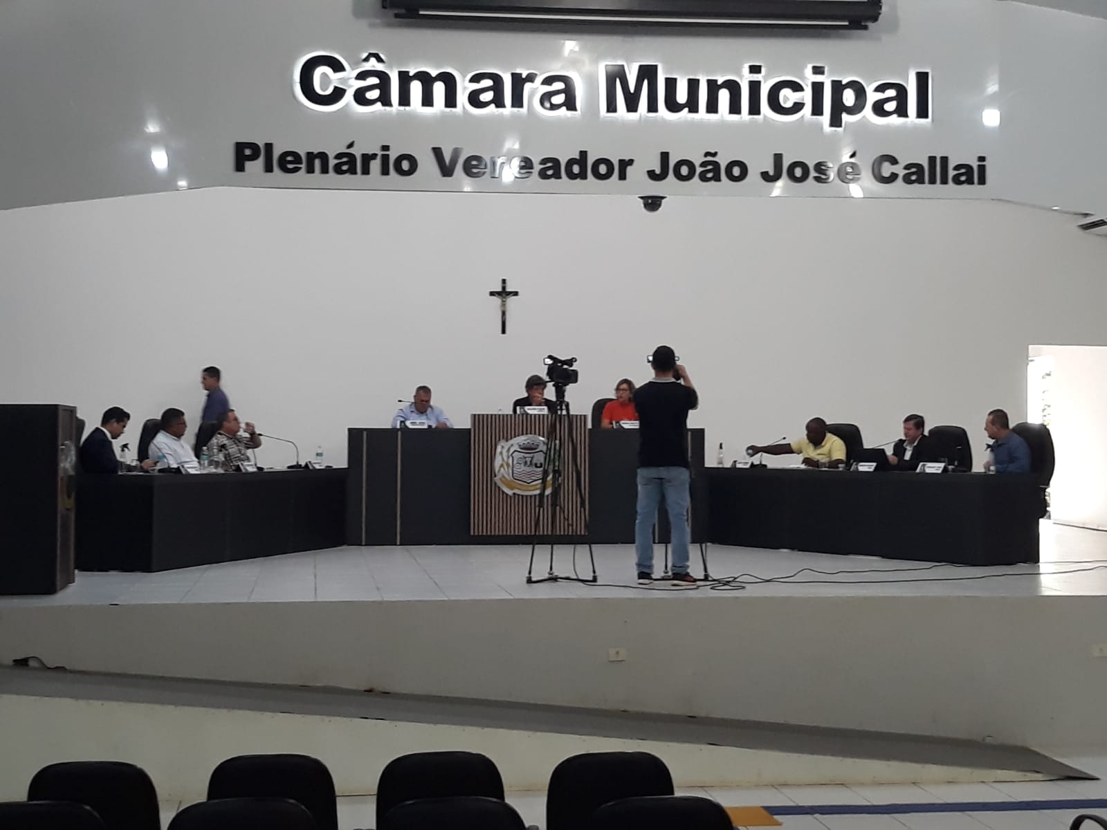 Com debates e votos contrários, projeto de honorários de sucumbência é aprovado pela Câmara de Lucas do Rio Verde
