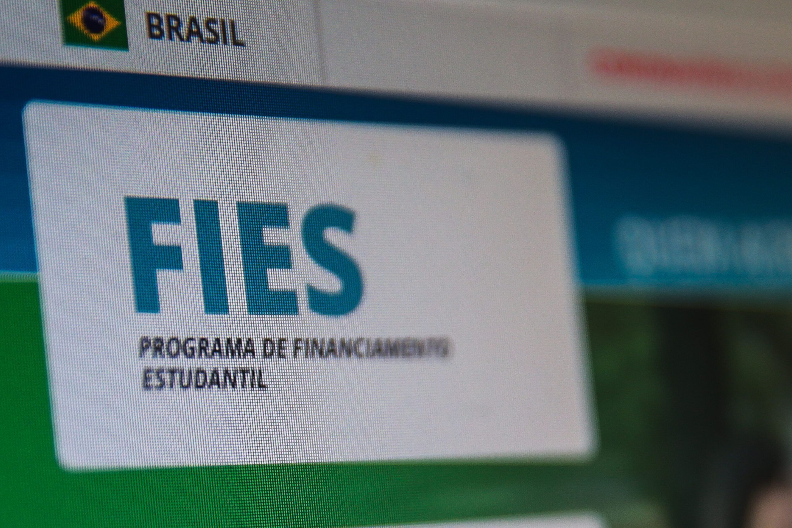 FNDE prorroga prazo para renovar contratos de financiamento do Fies