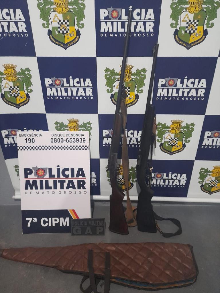 Homem é preso pela PM com duas espingardas em Jaciara