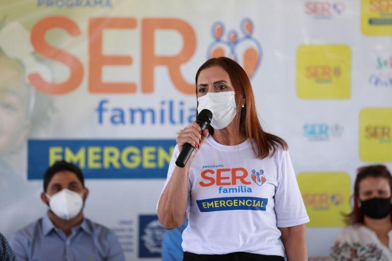 secretaria de assistencia social fala sobre a entrega dos novos cartoes do ser familia emergencial