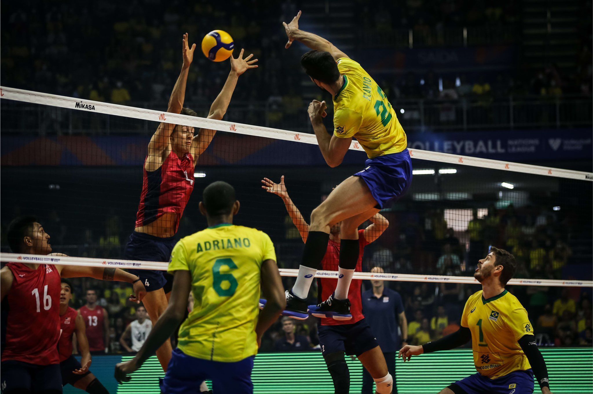Vôlei: Brasil leva 3 a 1 dos EUA e perde invencibilidade na Liga das Nações