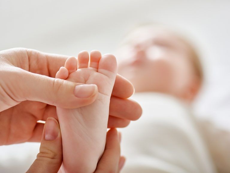 Entenda a importância do teste do pezinho para a saúde do bebê
