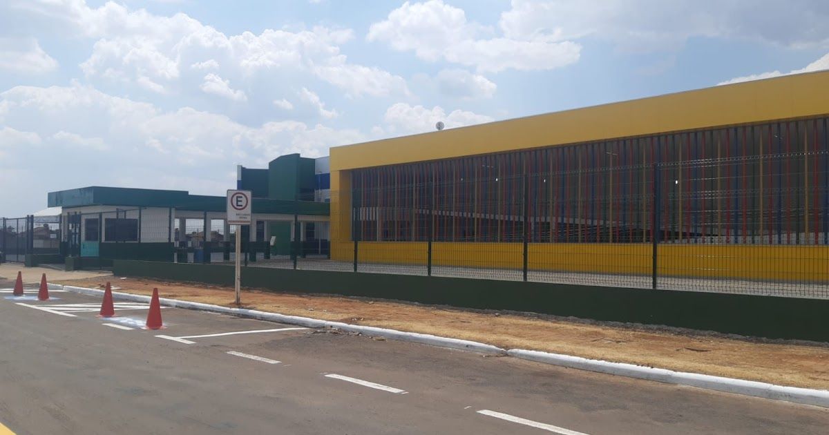 Inspeção técnica feita na escola Cora Coralina identificou fissuras em pilar