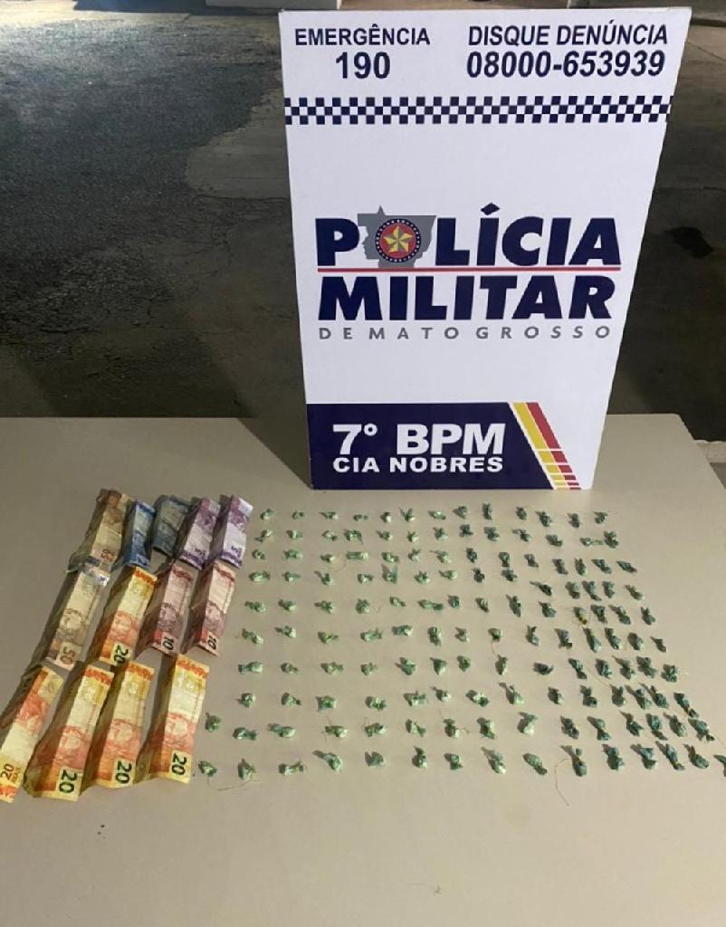 homem e preso pela pm com 140 porcoes de pasta base em nobres