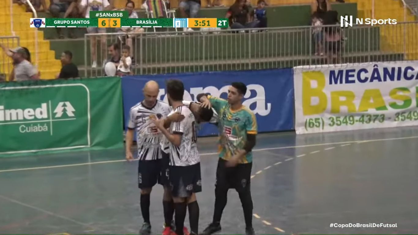 Grupo Santos goleia em noite inspirada de Leozinho e garante vaga nas semifinais da Copa do Brasil