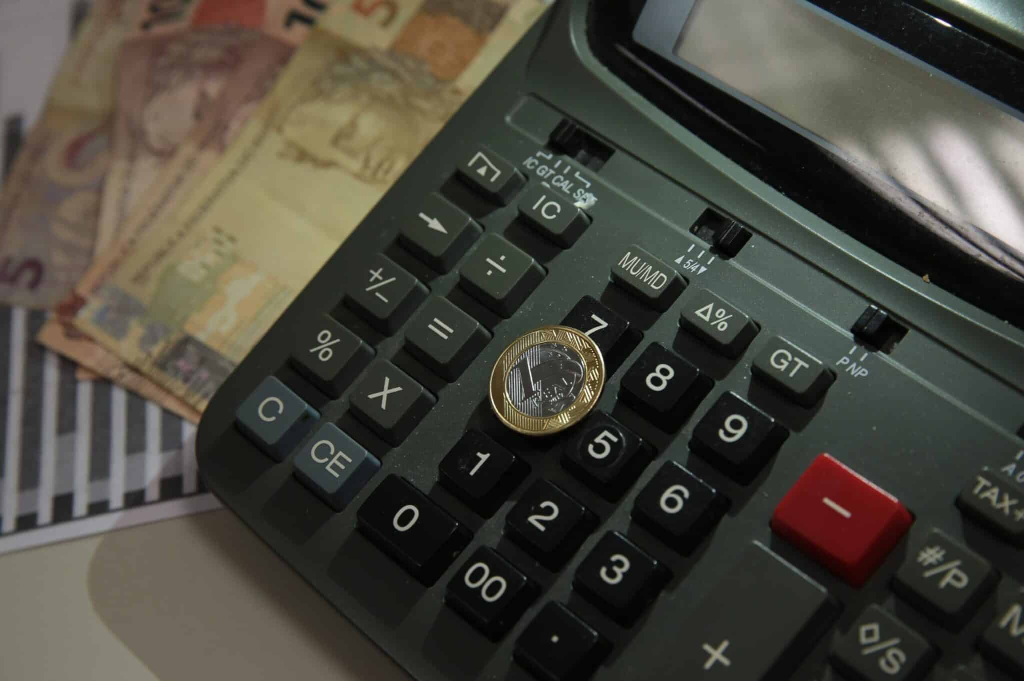 Juros para famílias e empresas sobem em junho, diz Banco Central