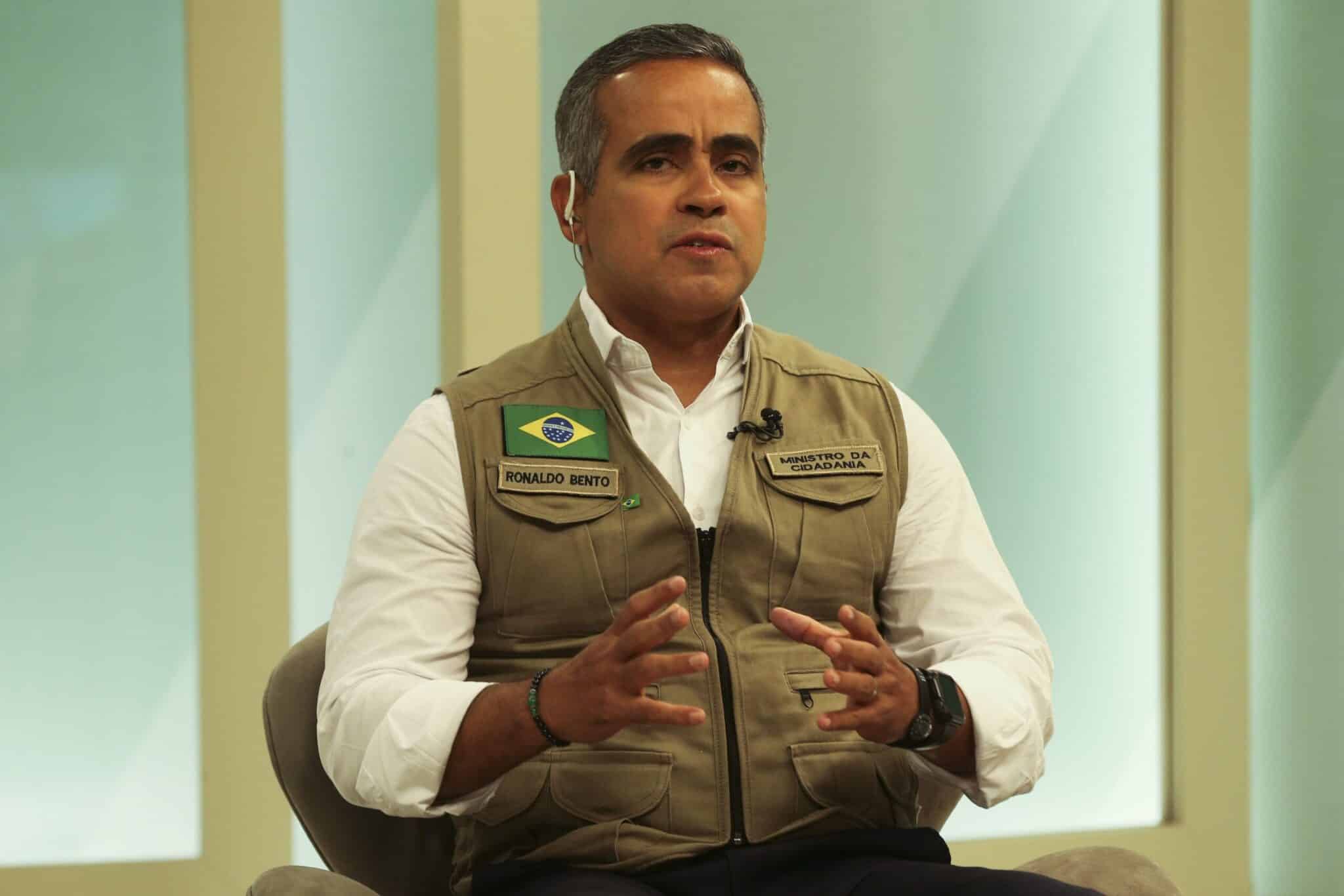 Auxílio Brasil: bancos não podem cobrar taxas, diz ministro