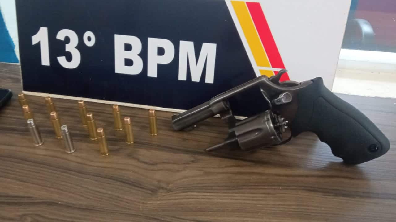Jovem é detida com revólver e munições em Lucas do Rio Verde