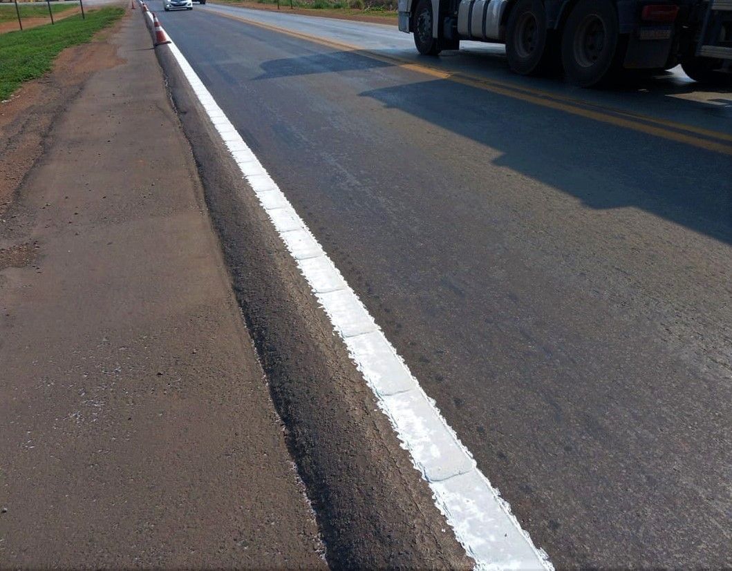 Rota do Oeste implanta sinalização especial para prevenir saída de pista no trecho entre Nova Mutum e Lucas