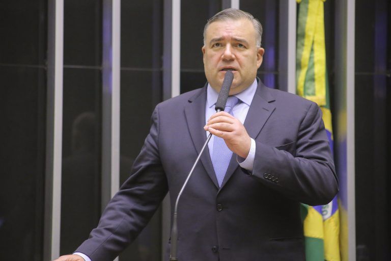 proposta preve santuarios para aves ameacadas por trafico e comercio ilegal