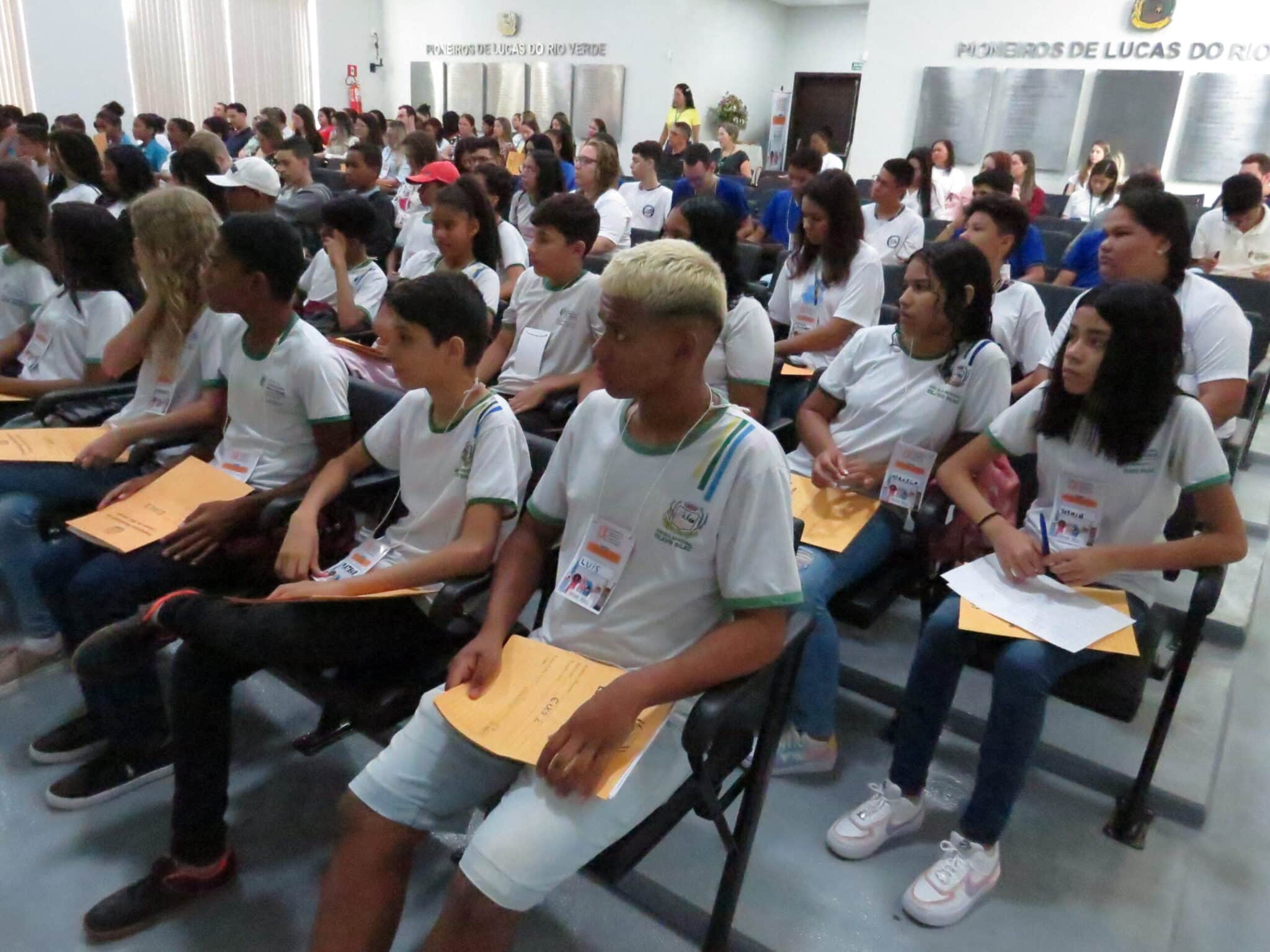 Adolescentes são protagonistas durante conferência em Lucas do Rio Verde