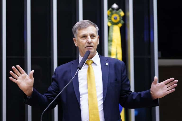 aprovado projeto que destina a reforma agraria imovel rural recebido pela uniao em pagamento
