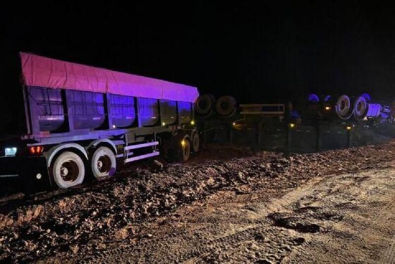 Motorista de caminhão morre após tombar na MT-110