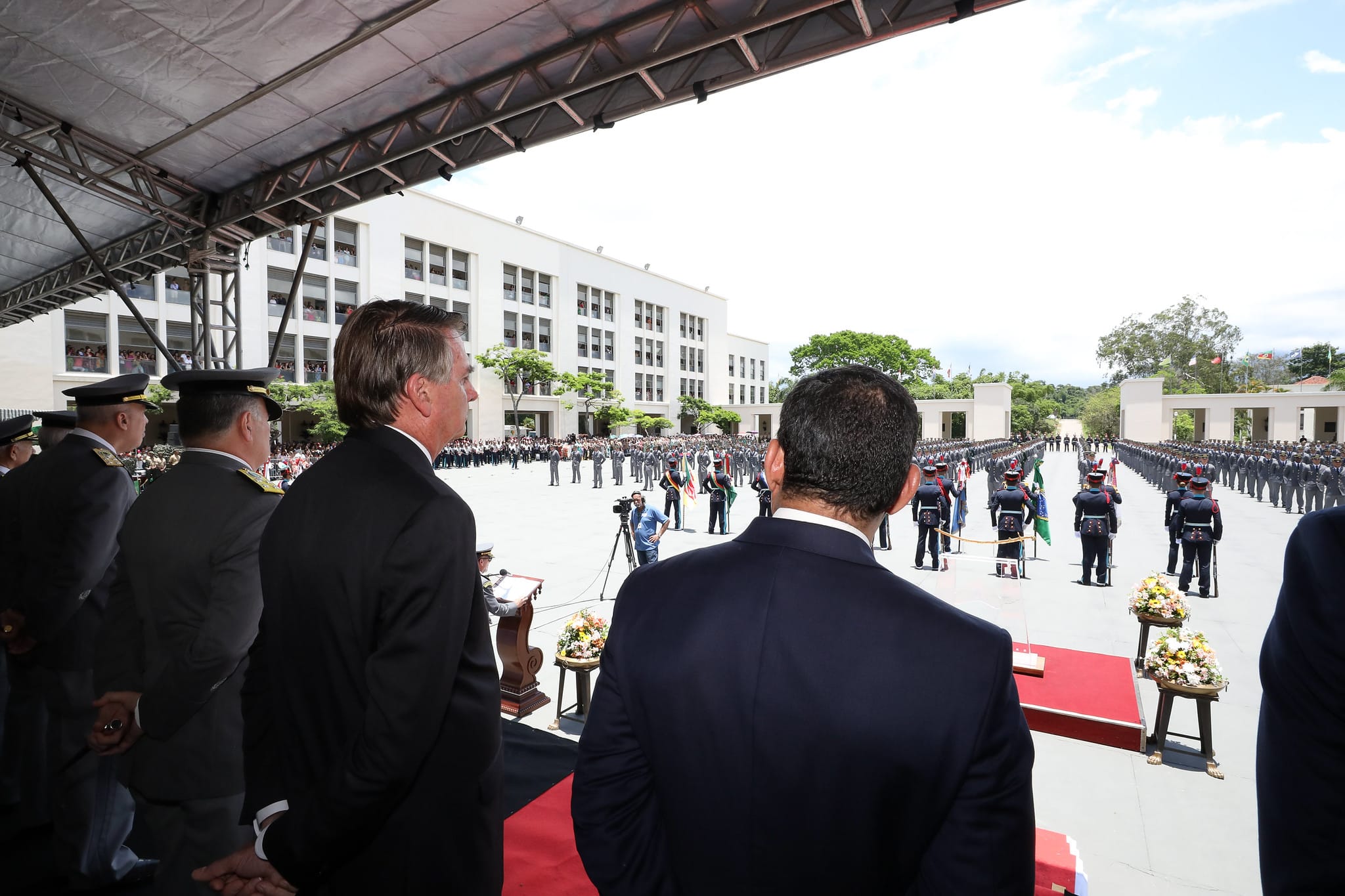Presidente Bolsonaro participa de formatura de cadetes na Aman