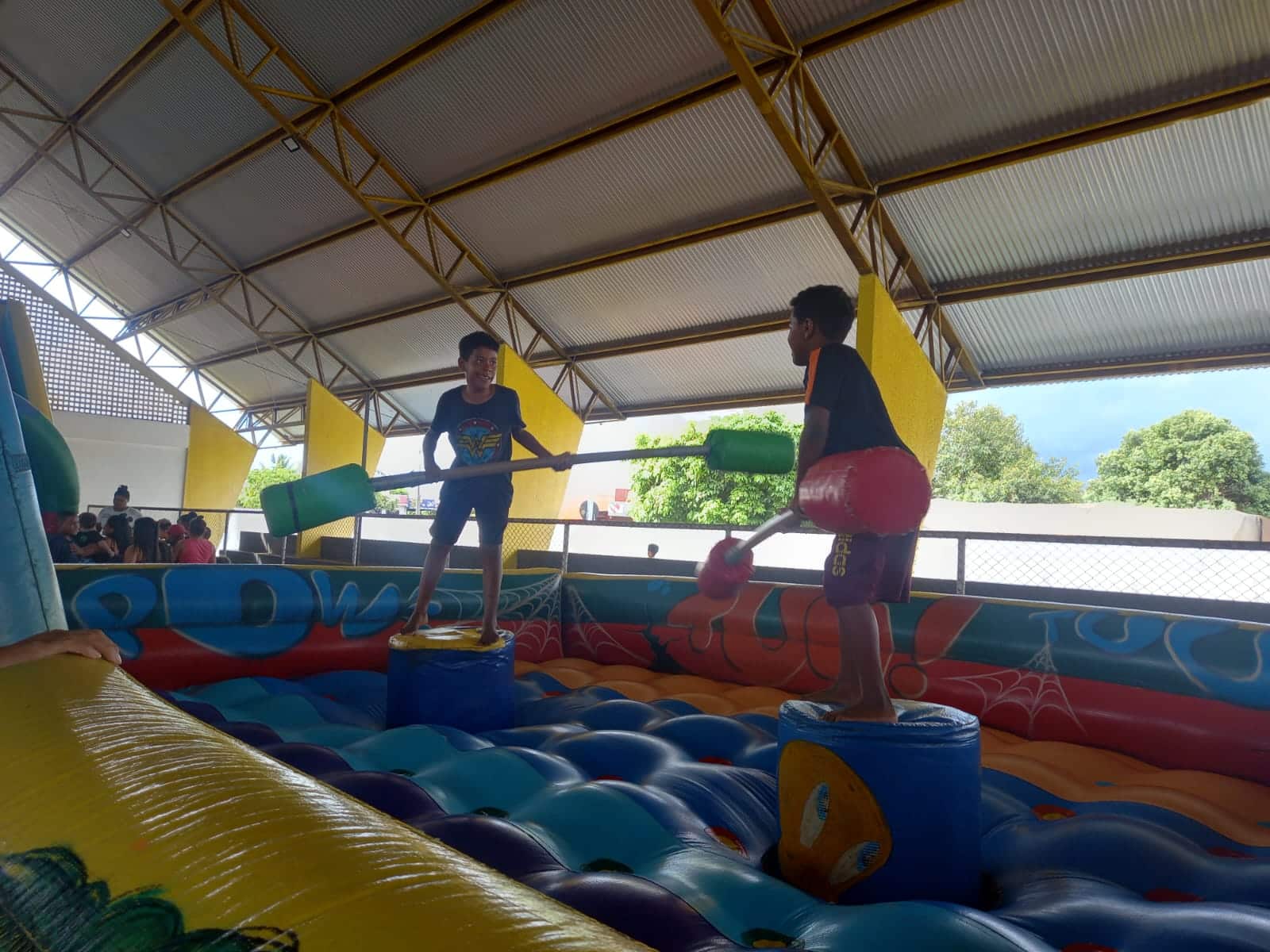 ONG antecipa comemoração de natal a crianças atendidas em Lucas do Rio Verde