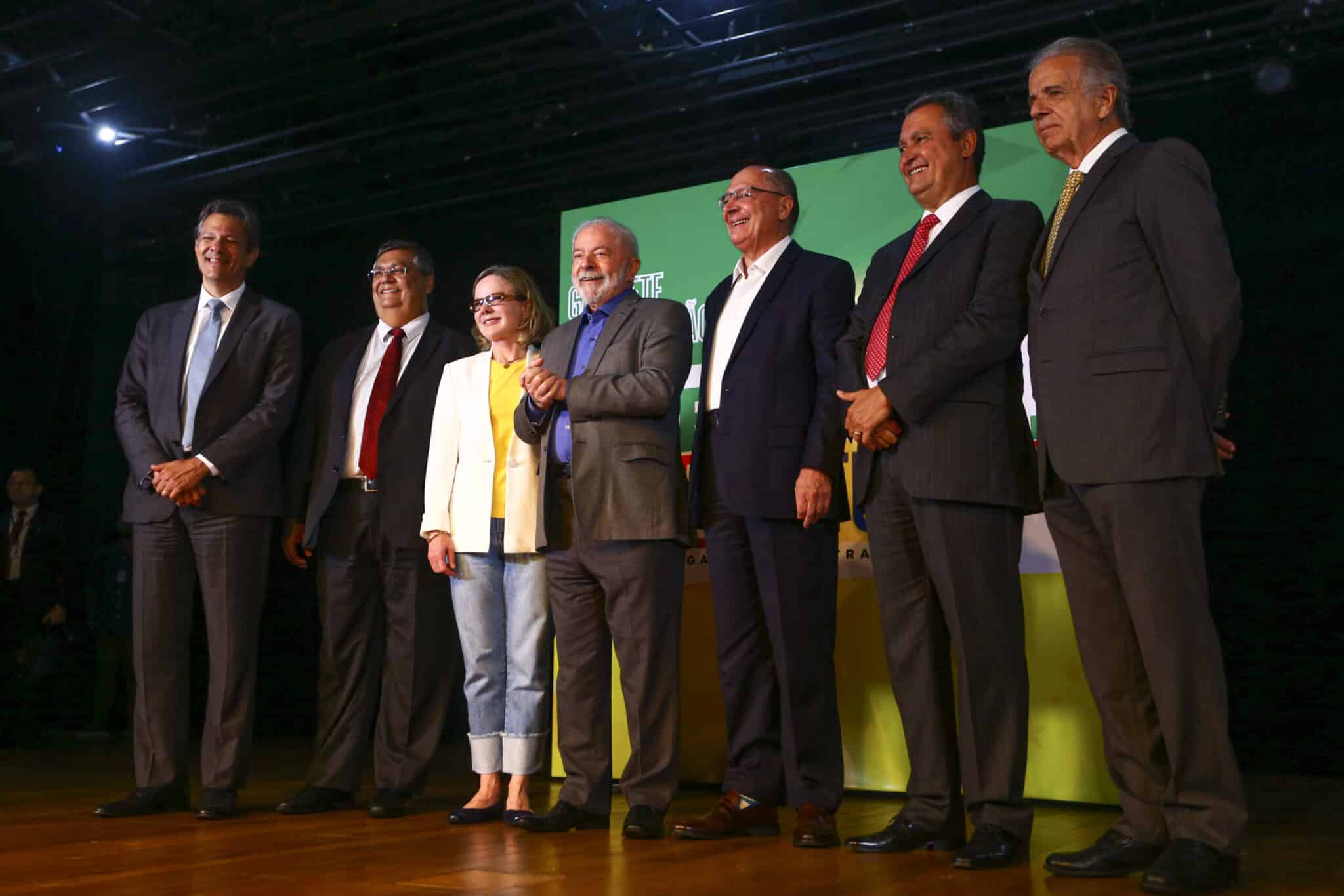 Lula anunciou cinco ministros, entre eles Haddad na Fazenda