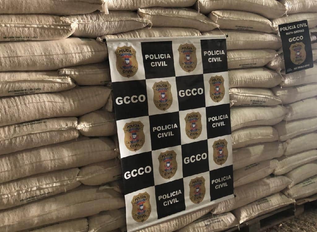 Carga roubada de 65 toneladas de milho é recuperada pela Polícia Civil em MT