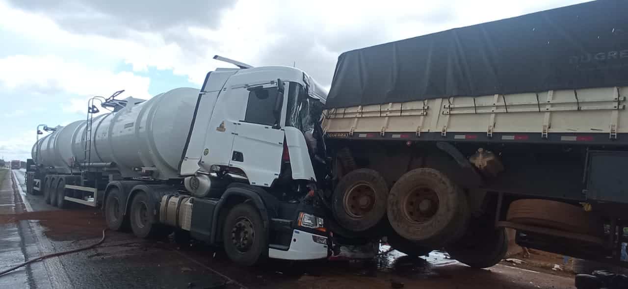 engavetamento carretas LRV