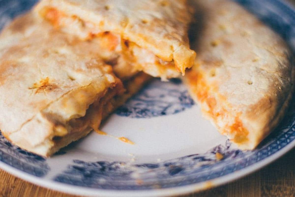 como fazer calzone de frango