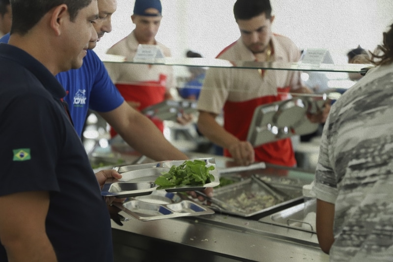 restaurante do trabalhador serve mais de 500 refeicoes por dia em lucas do rio verde