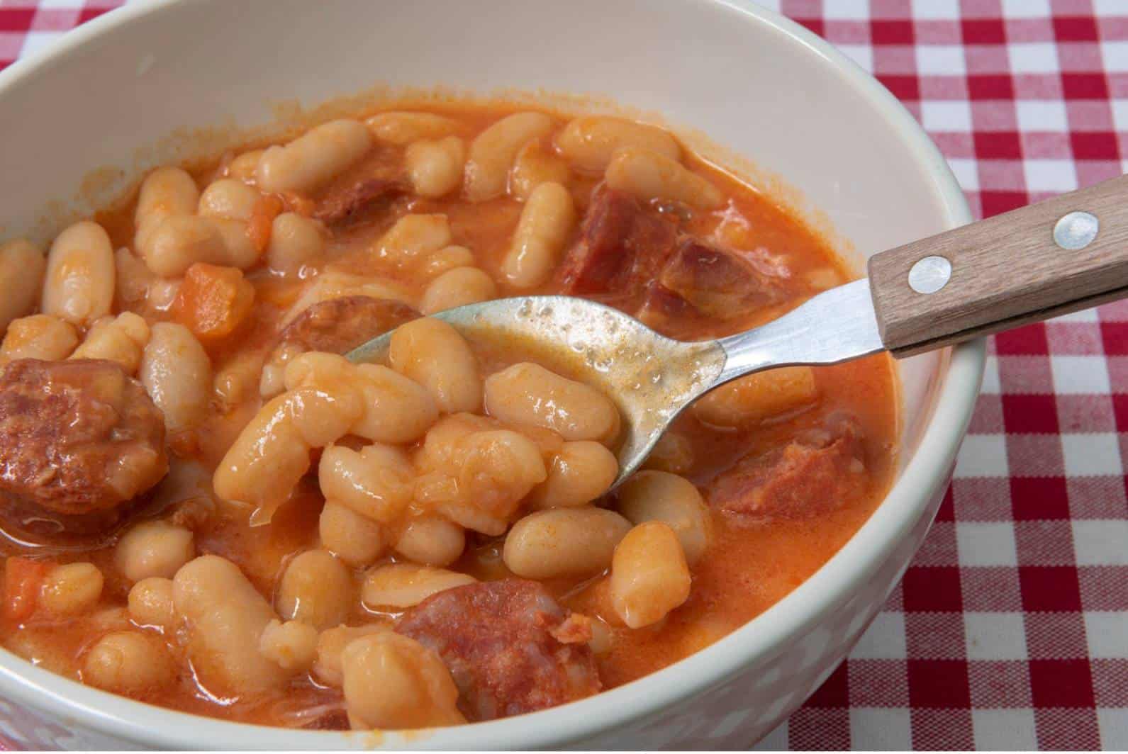 Receita de feijão branco para comemorar o dia do feijão