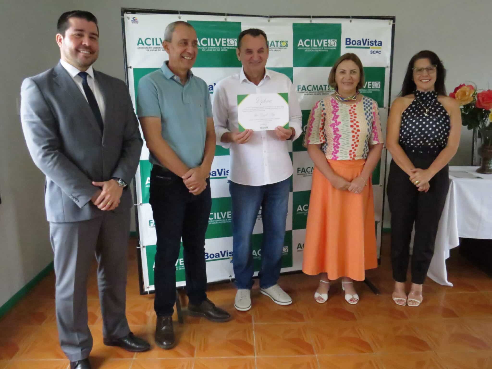Nova diretoria da Associação Comercial e Empresarial toma posse para mandato de dois anos