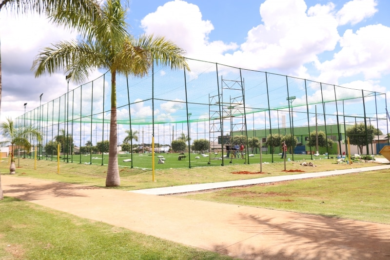 Vereador propõe implantação de campos sintéticos em dois bairros de Lucas do Rio Verde
