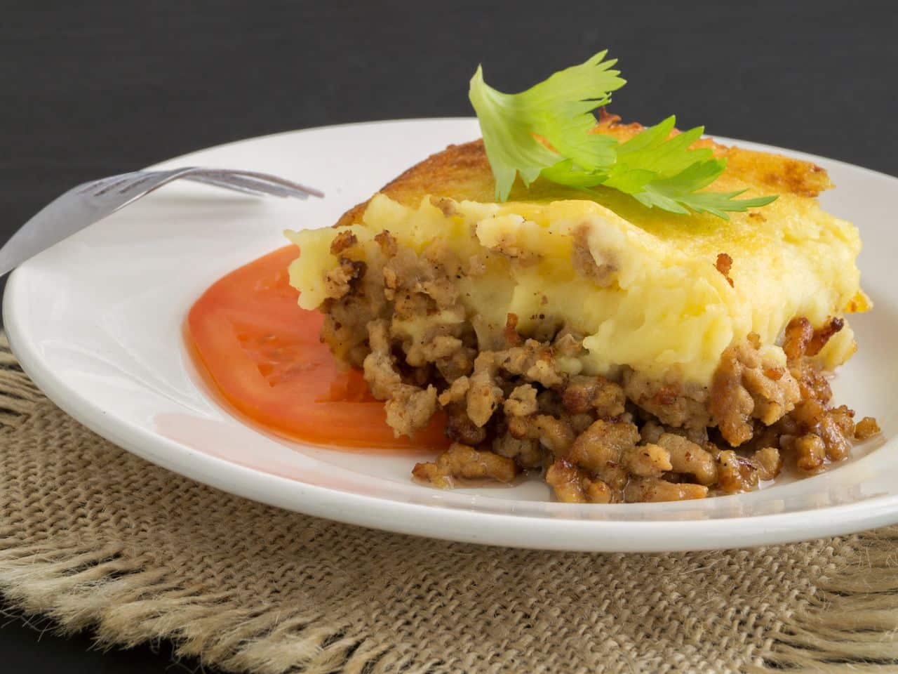 Como fazer carne moída com purê para a janta?