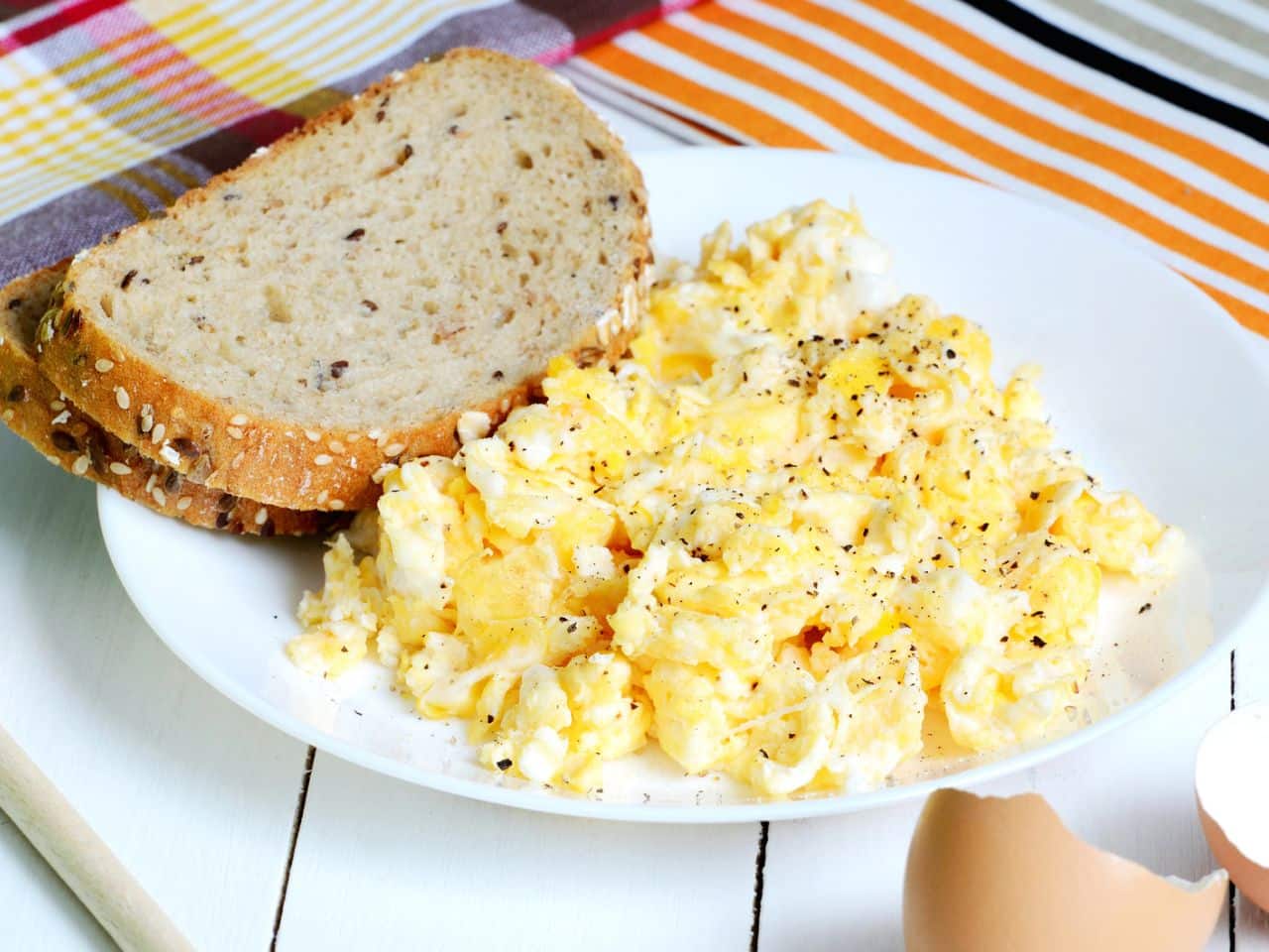 Como fazer pão com ovo para o café da manhã?
