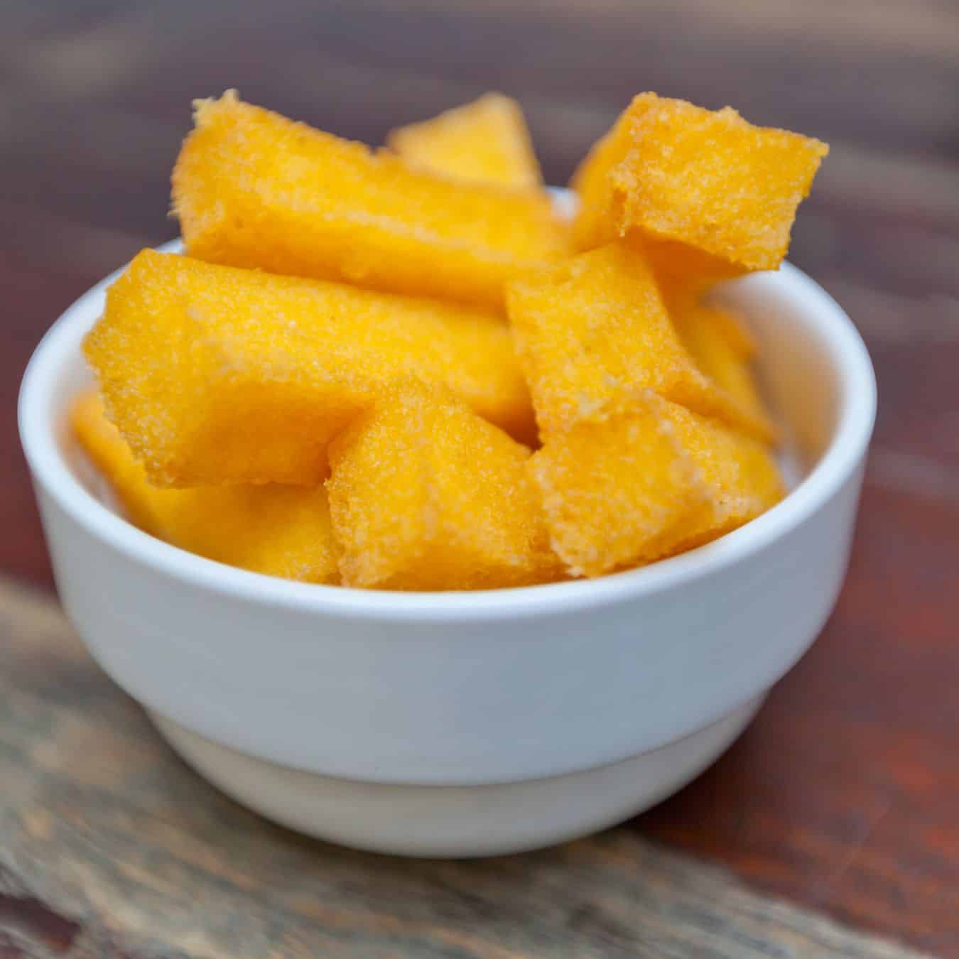Como fazer polenta para fritar no petisco da cerveja?