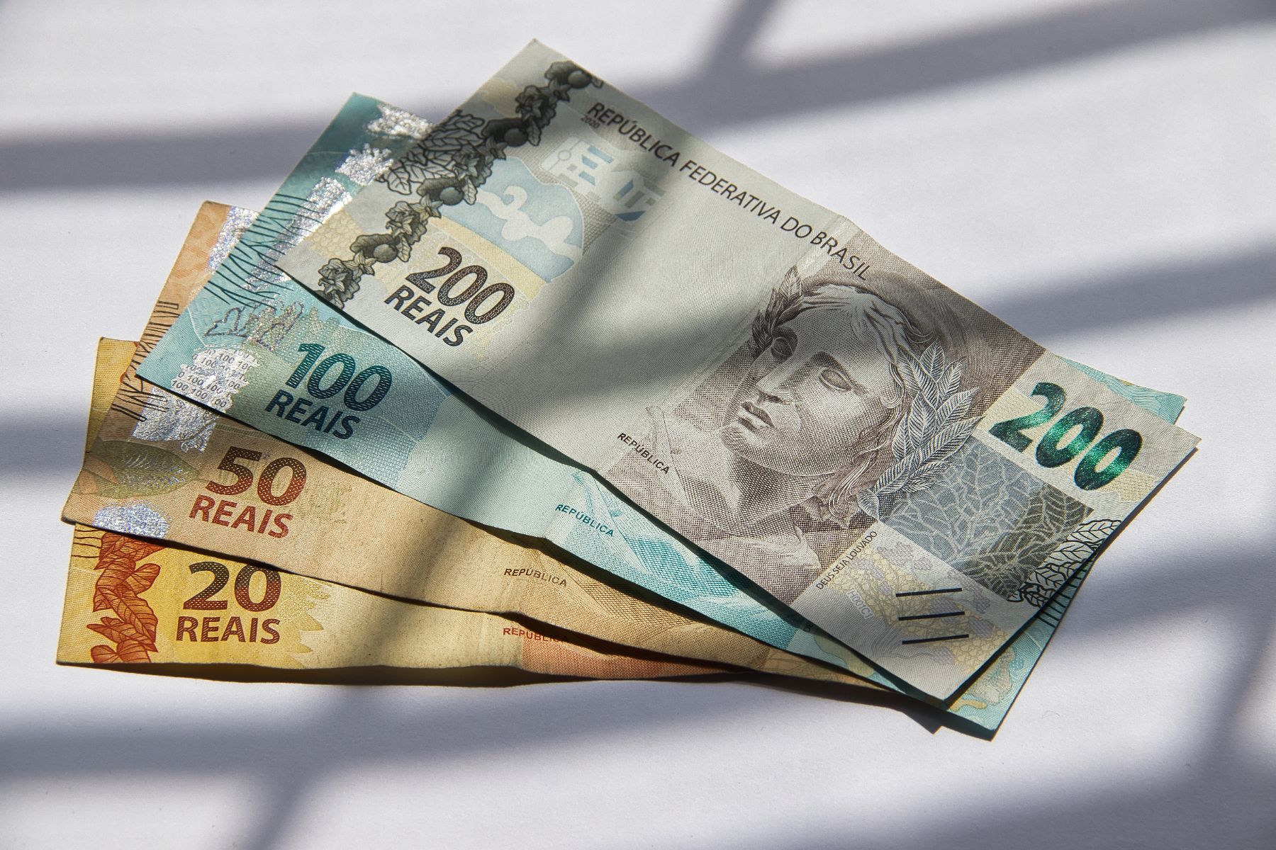 Bancos deixarão de operar transferências por DOC e TEC até 2024
