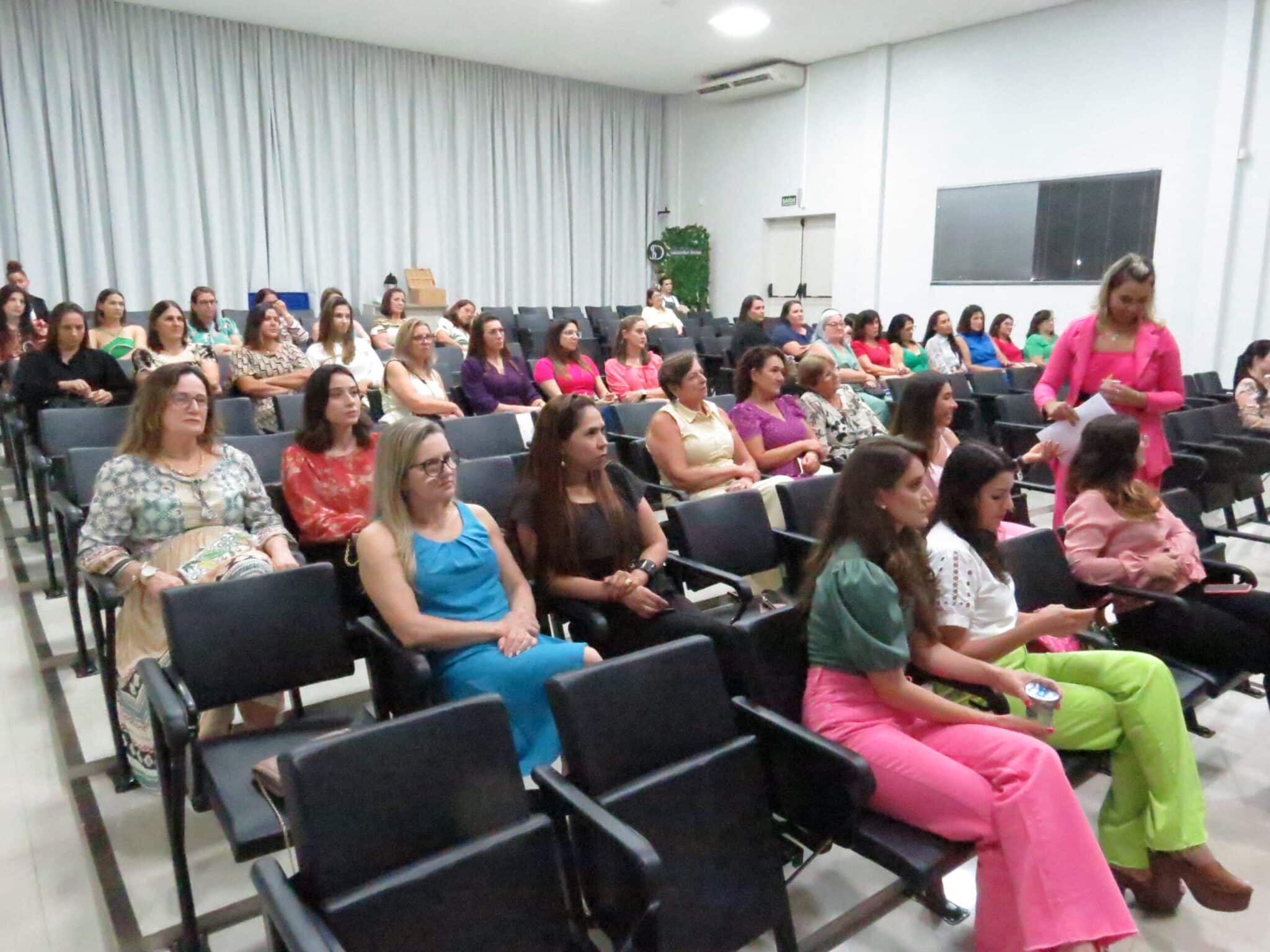 Workshop sobre a importância da comunicação marca o Dia da Mulher em Lucas do Rio Verde