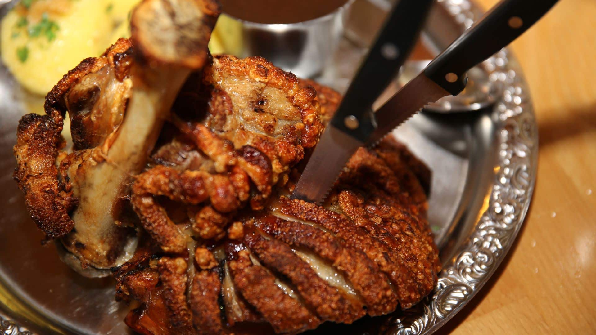 Receita de pernil suíno: Tradicional e muito suculenta!