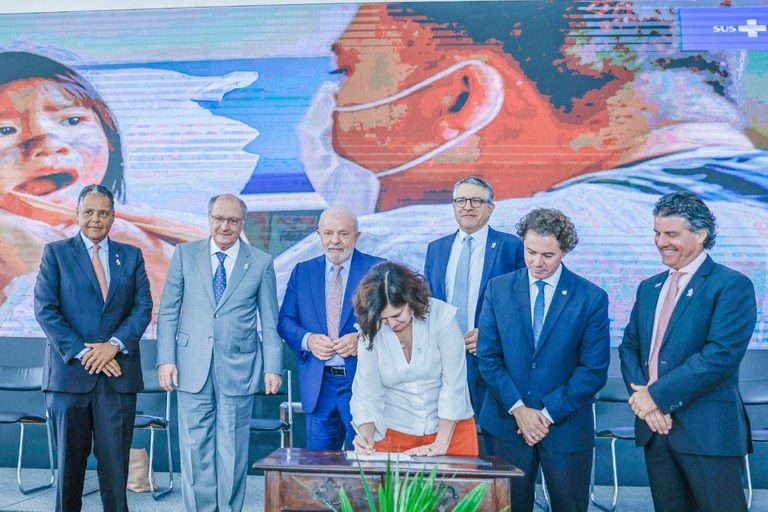 governo federal garante repasse adicional de r 2 bilhoes para assegurar assistencia em entidades filantropicas
