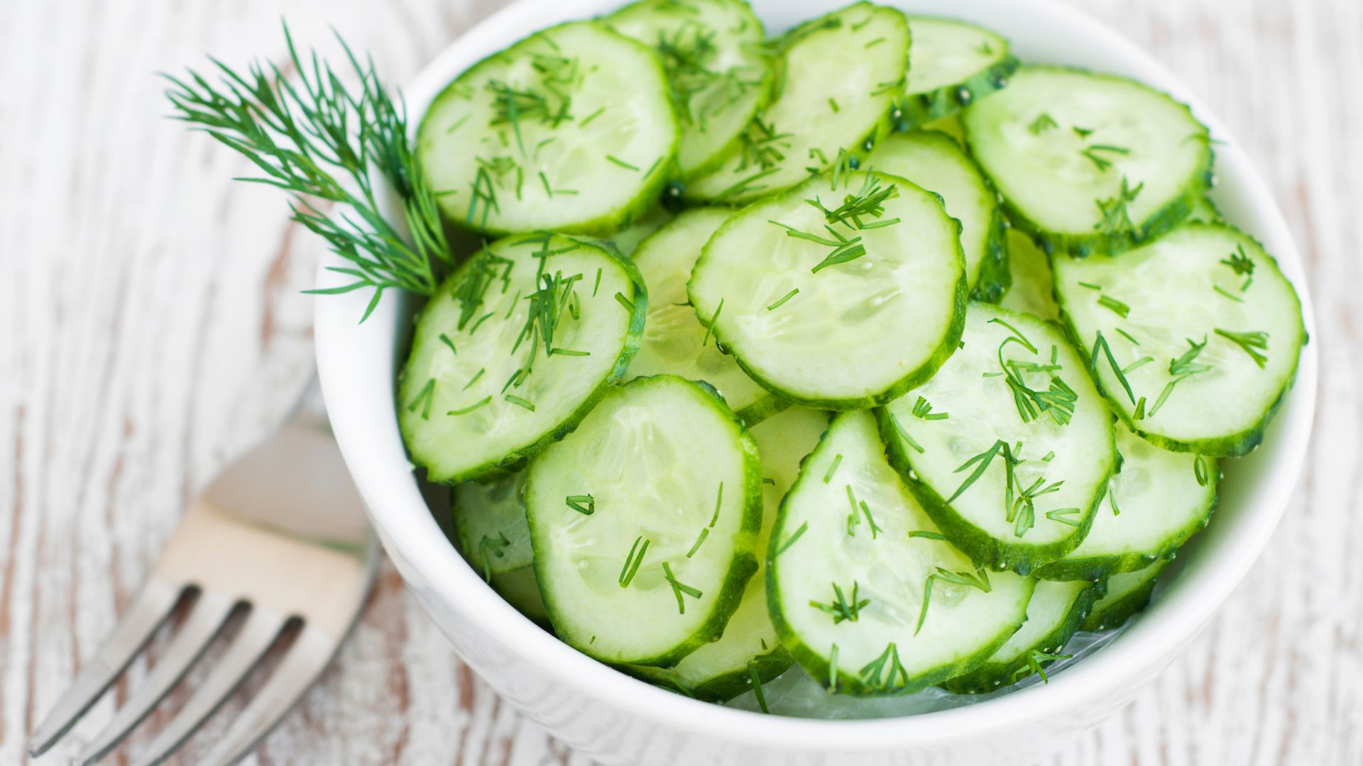 Receita de salada de pepino: 3 receitas super fáceis