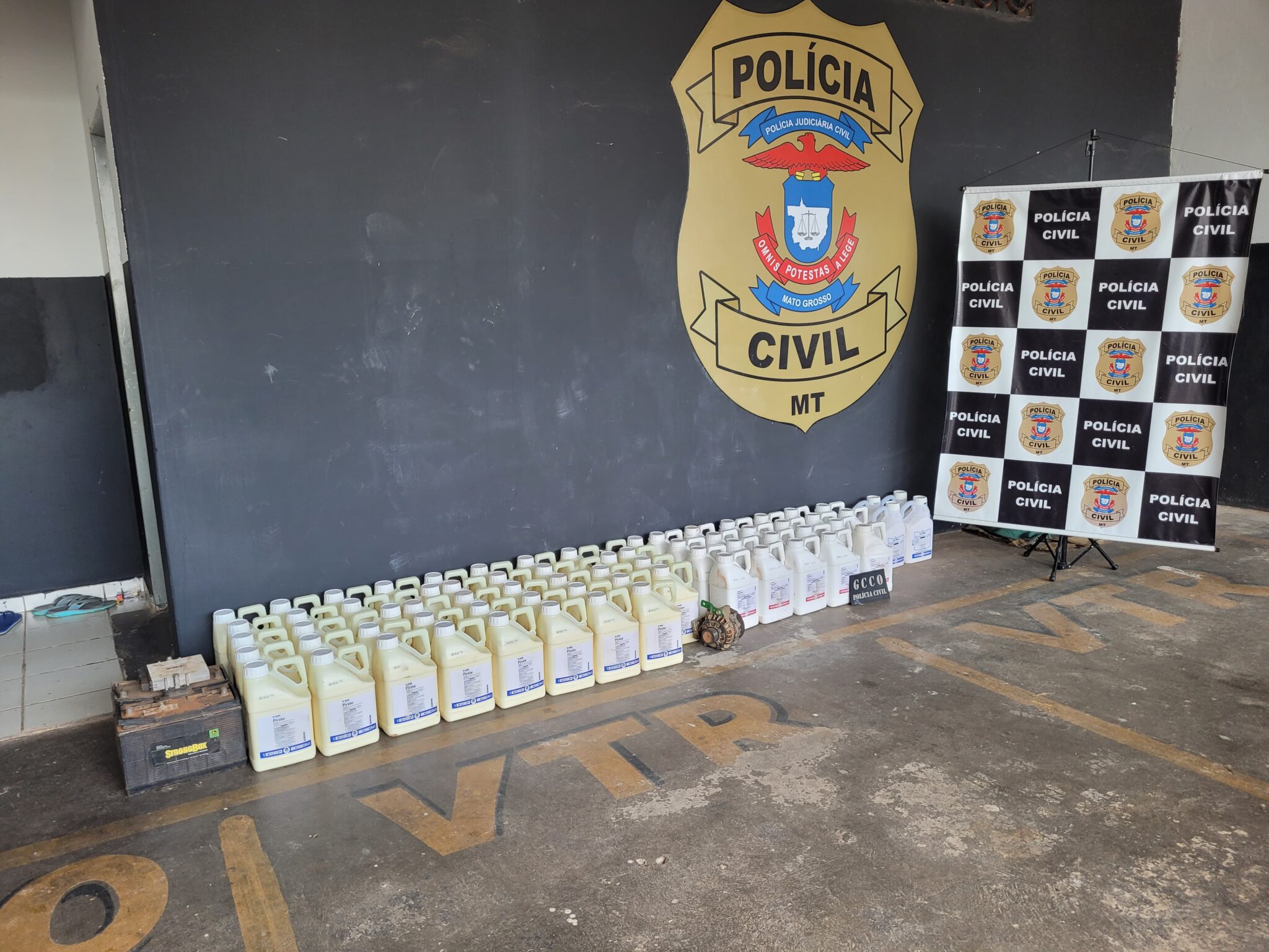 Polícia Civil recupera R$ 200 mil em agrotóxicos furtados de fazenda em General Carneiro