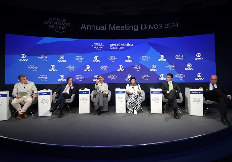 Em Davos, Brasil defende desmatamento zero e transição dos combustíveis fósseis