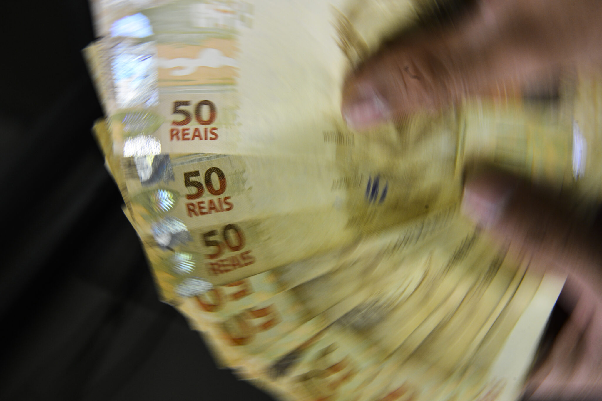 Governo encerra 2023 com folga de R$ 50,75 bilhões na regra de ouro