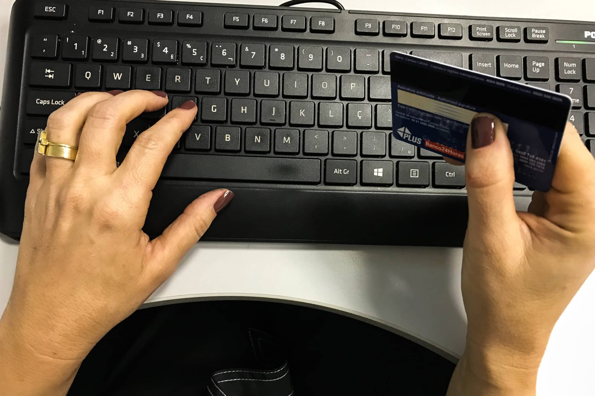 Juros do rotativo passam a ser limitados a 100% da dívida