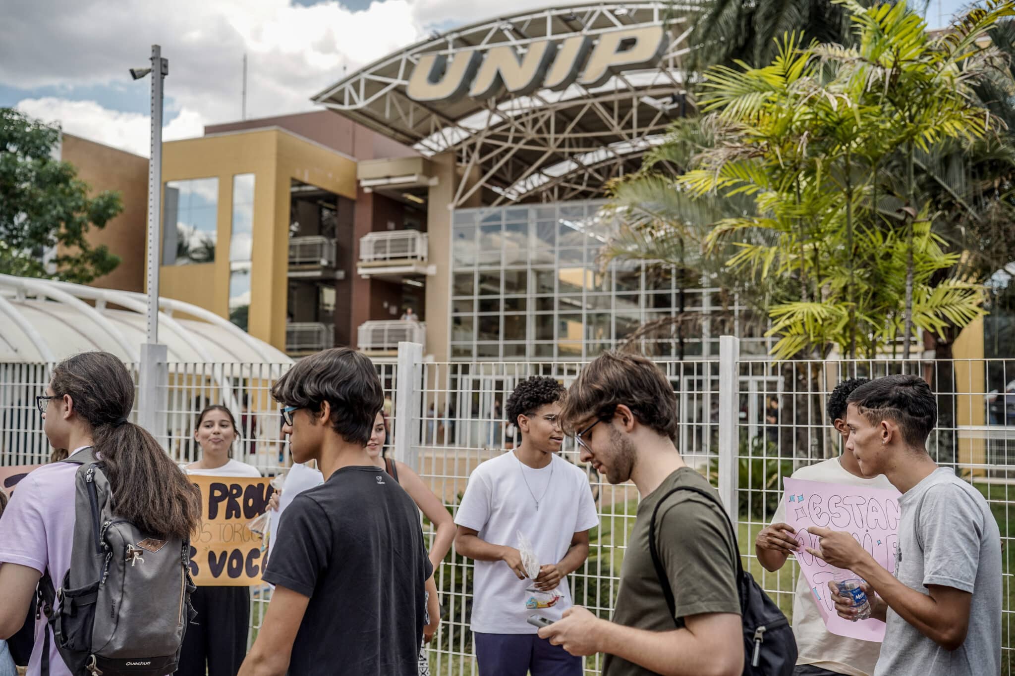 Saiba como funcionará o Programa Pé-de-Meia para estudantes