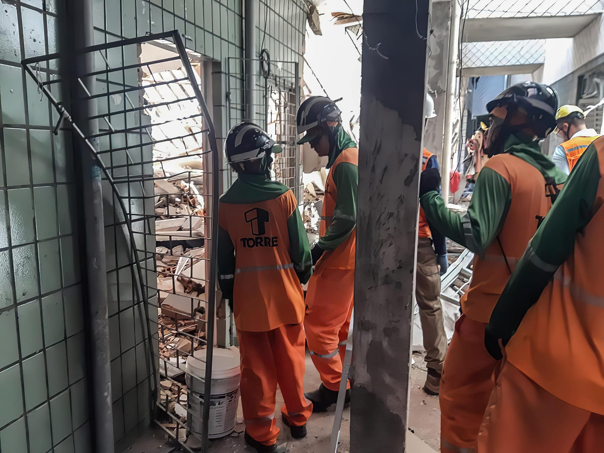 Sobe para cinco total de mortos em desabamento em Aracaju