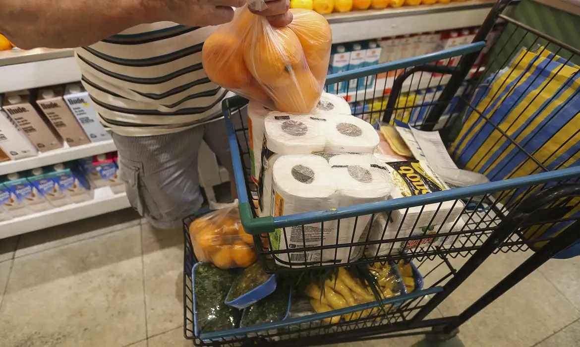 Grupo que registrou maior aumento foi alimentação e bebidas com 1,11%