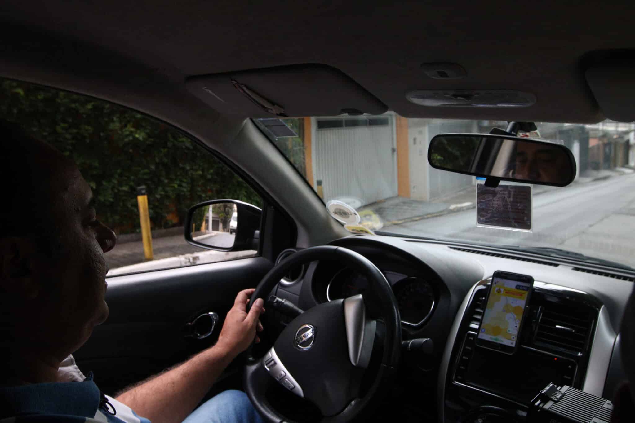 Uber: todas as corridas têm que ter ar-condicionado sem taxa extra