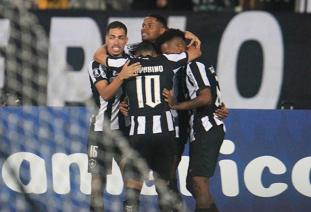 Botafogo x Bragantino ao vivo; onde assistir, horário e escalações do jogo desta quarta (6) pela Libertadores