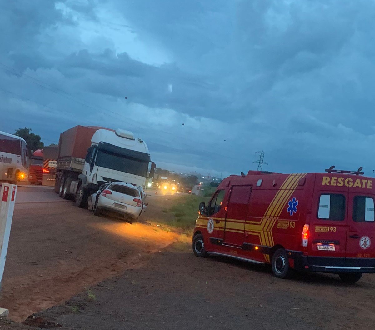 Jovens de 20 anos morrem em colisão frontal na BR-163 em Matupá