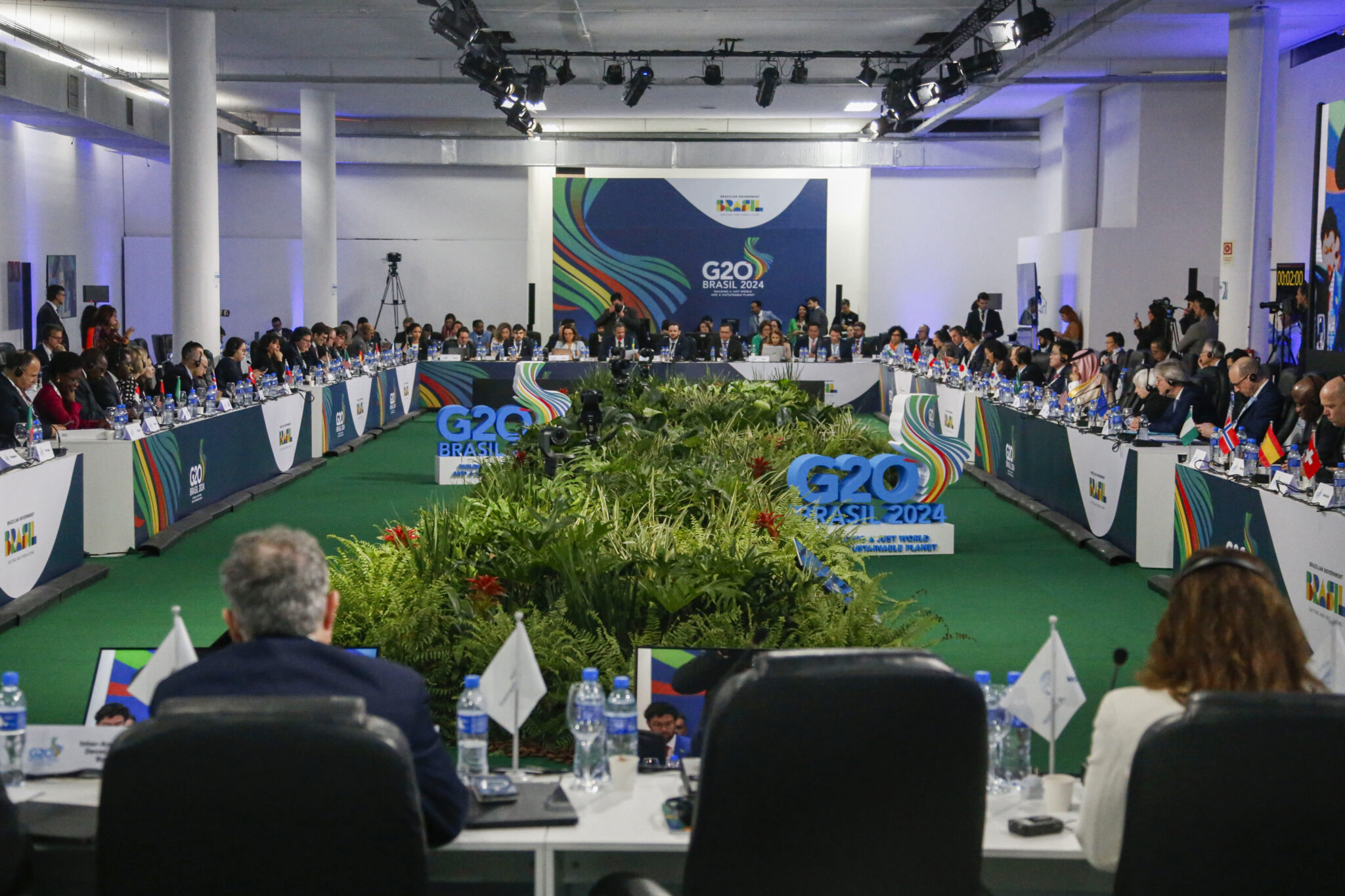 Chances de pouso suave da economia global sobem, diz documento do G20