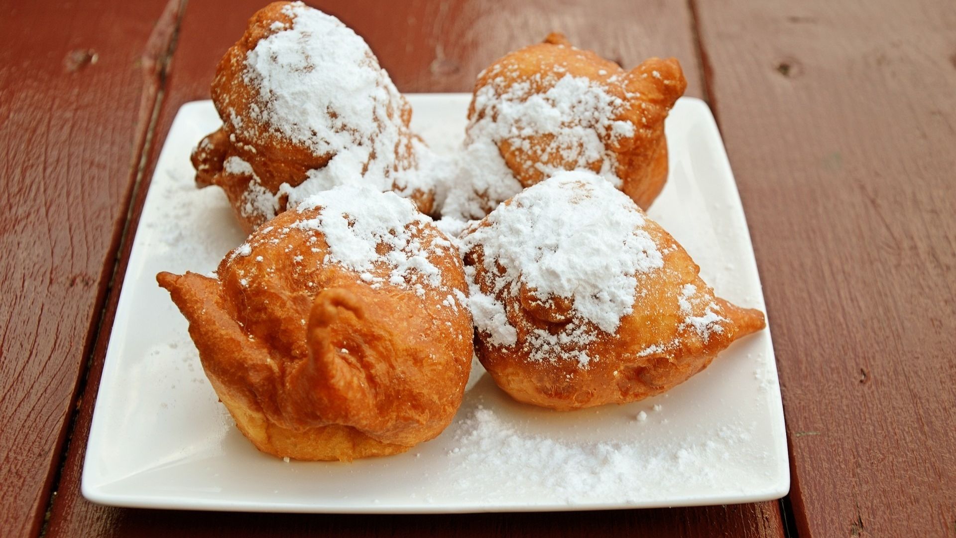 Receita de bolinho de chuva com açúcar e canela