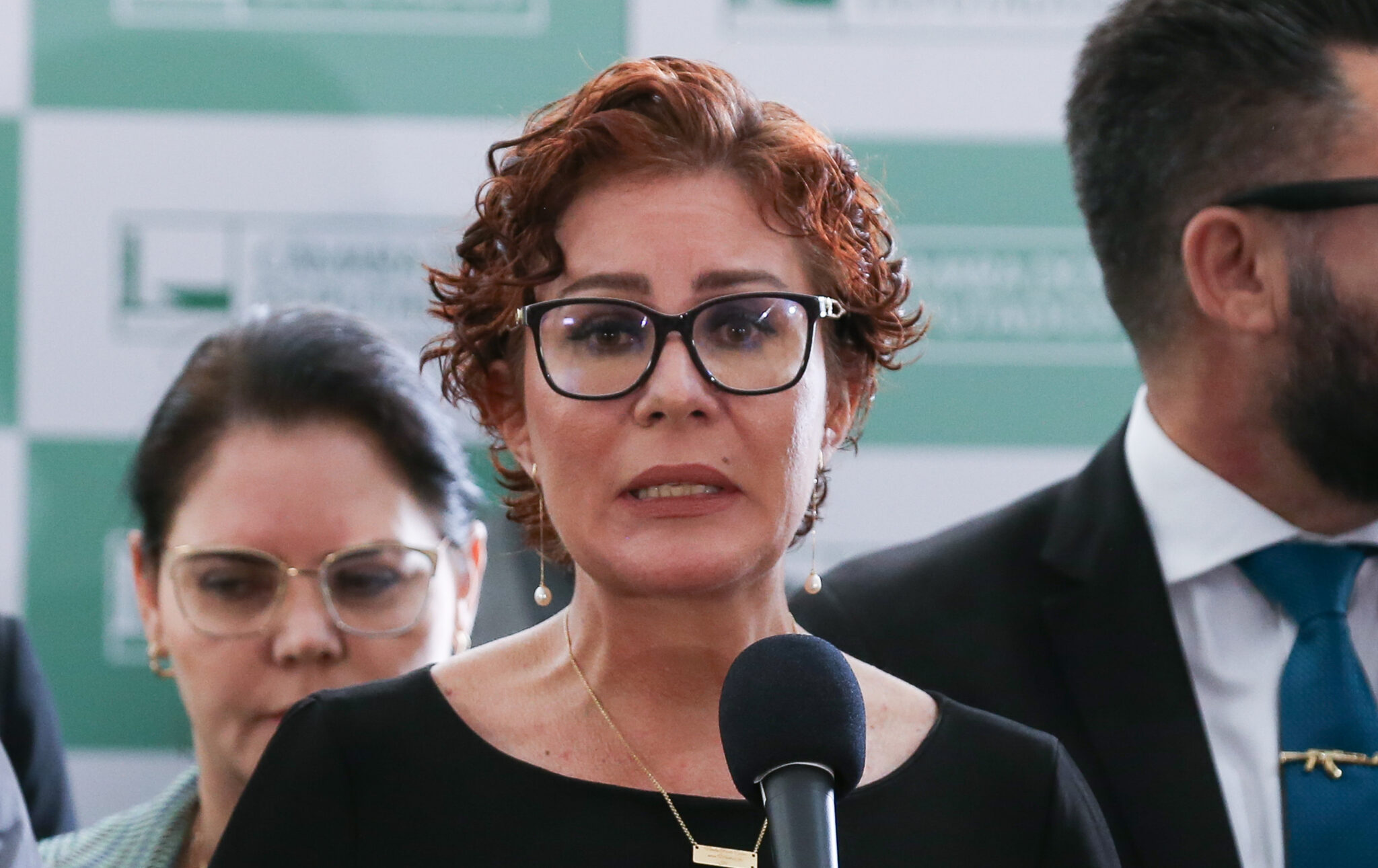TSE multa deputada Zambelli em R$ 30 mil por fake news sobre e-Título