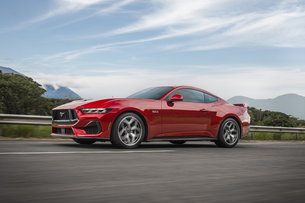 Ford traz para o Brasil um Mustang mais potente e tecnológico